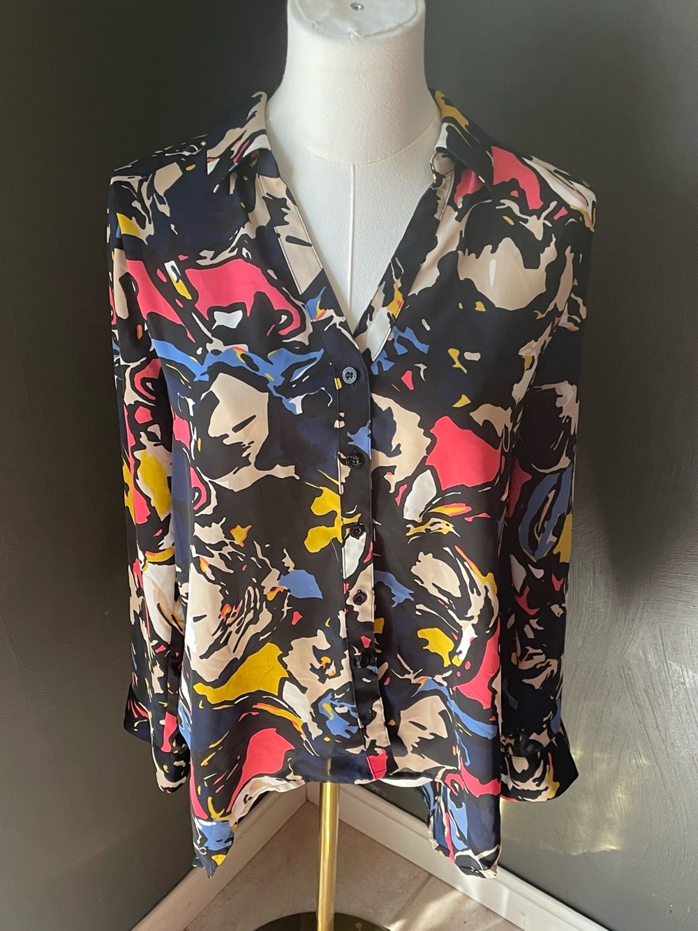 Dana Buchman Multicolor Abstract Floral Button Front Blouse Top Size Small